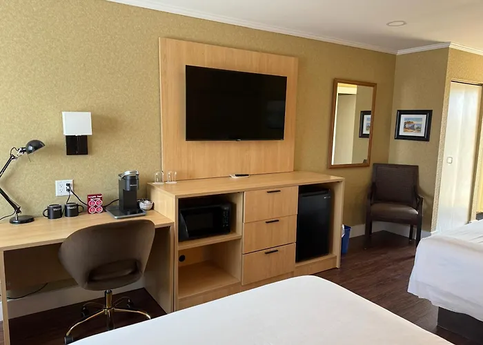 Annapolis Royal Inn & Suites